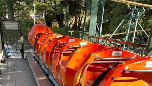 Grave Accidente en el Parque Rodó: Niño en CTI tras Caída del Gusano Manzana
