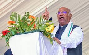 Congress President Mallikarjun Kharge Falls Ill During J&K Rally, Vows to Stay Alive Till PM Modi's Removal