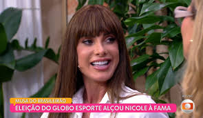 Nicole Bahls relembra vitória no concurso Musa do Brasileirão: 'Não sabia o que era artilheiro'