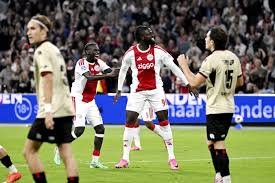 LIVE eredivisie | Ajax via publiekslieveling Tolu weer naast Excelsior, maar puntenverlies dreigt