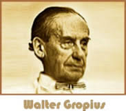 In dat van <b>Walter</b> Gropius un <b>Adolf Meyer</b> af 1911 bawde Fagus-Wark draopt sik <b>...</b> - bawhuus_fagus_2