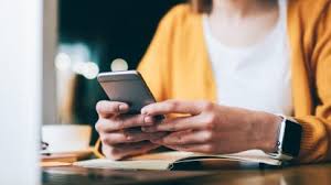 Doi mari operatori de telefonie mobilă anunță că vor crește prețurile abonamentelor cu aproape 7% | AUDIO