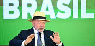 Lula pede votos para Marina e Simone Tebet em SP e é multado em R$ 15 mil