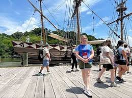 Gentry teacher brings Colonial Williamsburg experience back to classroom