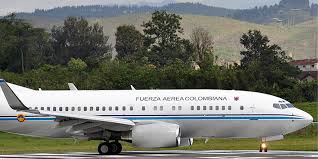 Avión Presidencial de Petro: Combustible Negado en Madrid, ¿Qué Pasó?