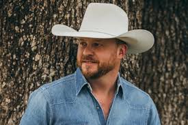 Cody Johnson's 'Travelin' Soldier' Dey Top Charts!