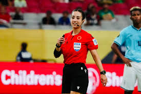 Katia García sarà la terza donna ad arbitrare una partita dei Mondiali (ma la vera parità ci sarà quando non farà più notizia)