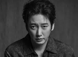 Actor Lee Sang-bo, previously cleared of drug allegations, found dead at home at 45