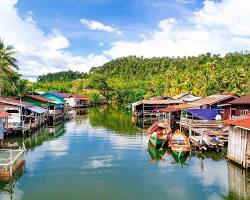 Stunning view of Kampong Phluk Floating Resort on the water.