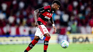 Varela se manifesta e aconselha Royal após vaias da torcida do Flamengo no Maracanã: 'Já passei por isso também'