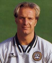 Harald Paul Wapenaar con la maglia dell&#39;Udinese (1998) Grazie alla sentenza Bosman, l&#39;Udinese è stata una di quelle squadre che ne ha saputo maggiormente ... - wapenaar-02