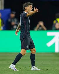 Christian Pulisic’s return gives US a lift on eve of World Cup knockout stages