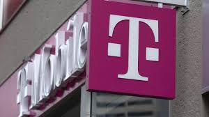 T-Mobile users report issues with phones, some in ‘SOS’ mode