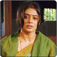 Priya Mani wary of Bollywood - Priya Mani - Shivrajkumar - Puneet Rajkumar - Ganesh - Sudeep - Tamil Movie News - Behindwoods.com - priyamani-ganesh-sudeep-17-11-10