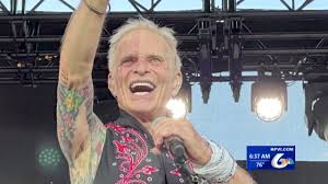 Fans Gather for David Lee Roth Concert