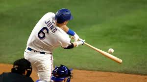 Rangers keep pace as AL West fight comes down to final weekend