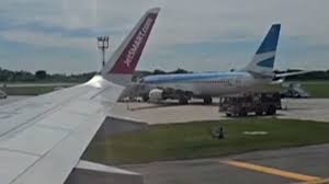 ¡Alerta! Avión de Aerolíneas Aterriza de Emergencia: ¿Qué Sucedió?