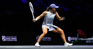 WTA Finals Day 5: Rybakina Advances, Swiatek vs. Anisimova Showdown
