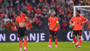 Los aficionados holandeses sufren una medida muy dura en De Kuip tras el Holanda-Argelia