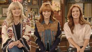Reba McEntire Reunites with Cast After 19 Years: Why It Matters