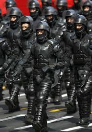 Resultado de imagem para anti-riot police tokyo