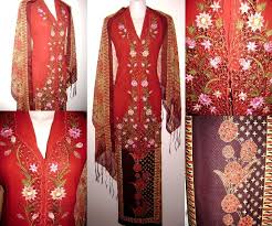 Hasil gambar untuk contoh baju kebaya kombinasi batik