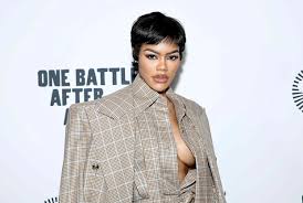 Teyana Taylor ose l'ultra-sexy ! Robe fendue et confidence sur son couple