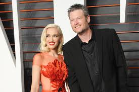 Gwen Stefani Giving Blake Shelton a Haircut Is as Funny & Chaotic as You'd 
Expect