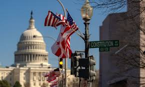 Kluczowa decyzja w przedwyborczej "wojnie" demokratów z republikanami