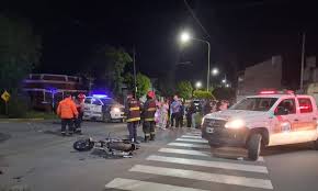 Grave Accidente en Bahía Blanca: Dos Motociclistas en Código Rojo - Imagen principal del artículo