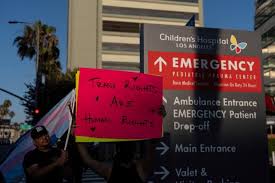 Californie contre Trump: Bataille pour les droits des jeunes transgenres!