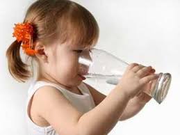 Hasil gambar untuk minum banyak air putih