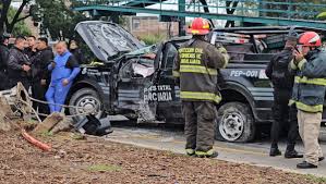 Dos elementos estatales quedan lesionados tras choque con unidad de transporte público en Guadalajara