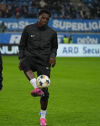 Editorial Dan Udrea: Un iepure mai puțin fricos și un fluier care a dezamorsat o bombă!