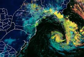Ciclone deve chegar à costa litorânea e provocar fortes chuvas no PR - TNOnline