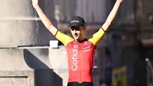 Emanuel Buchmann: Top 10 bei der Tour und bittere Vorwürfe gegen Ex-Team - Imagen principal del artículo
