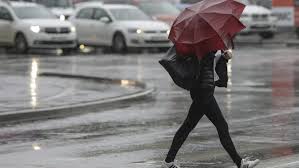 Iarnă confuză în București, are chef să fie toamnă măcar câteva zile. Meteorologii anunță temperaturi mai mari și ploi slabe, dar hotărâte • VREMEA