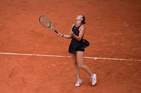 Shnaider sai do buraco e consegue enorme virada sobre Sabalenka