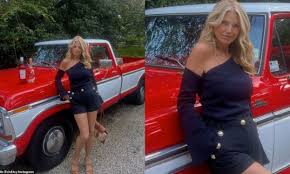 Christie Brinkley, 72, mistaken for her 28-year-old daughter after a sexy photoshoot in mini shorts