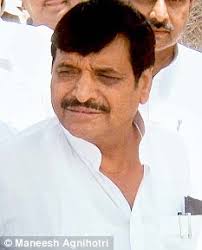 Uttar Pradesh PWD minister Shivpal Singh Yadav took political discourse down another notch on Monday when he asked how BSP chief Mayawati would react if his ... - article-2309579-19504D0D000005DC-433_233x289