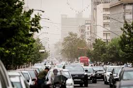 وزش باد شدید همراه با گرد و خاک در راه تهران