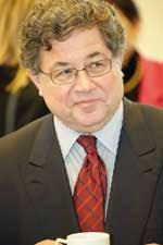 Professor Dr. Hans F. Merk (Bild), Direktor der Hautklinik des ...