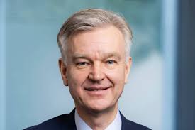 Bavarian Nordic slows down pace on two projects: "We can’t afford to do just anything"