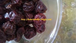 نتیجه تصویری برای خورش آلو اسفناج با مرغ