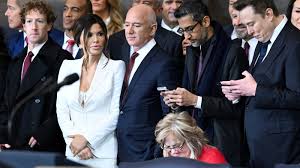 Apple Leads Drop in Tech Stocks After Trump Tariff Announcement