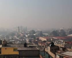 Imagen de contingencia ambiental contaminación aire Valle de Toluca neblina smog