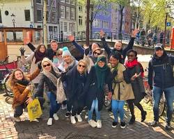 Image of group of people on a free walking tour in Amsterdam