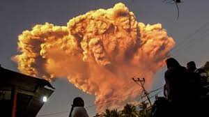 Watch Indonesian volcano spew ash over 11km into the sky