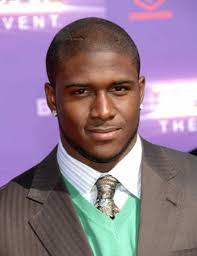 Reggie Bush. Is this Reggie Yates the Actor? Share your thoughts on this image? - reggie-bush-1076700928