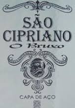 Resultado de imagem para antigo e gigante livro de sao cipriano capa preta